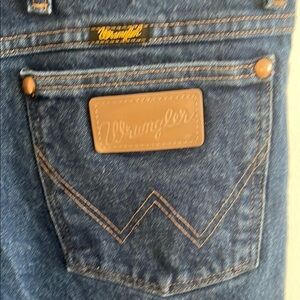 Wrangler Relaxed Fit Blue Jeans with Classic Denim Style